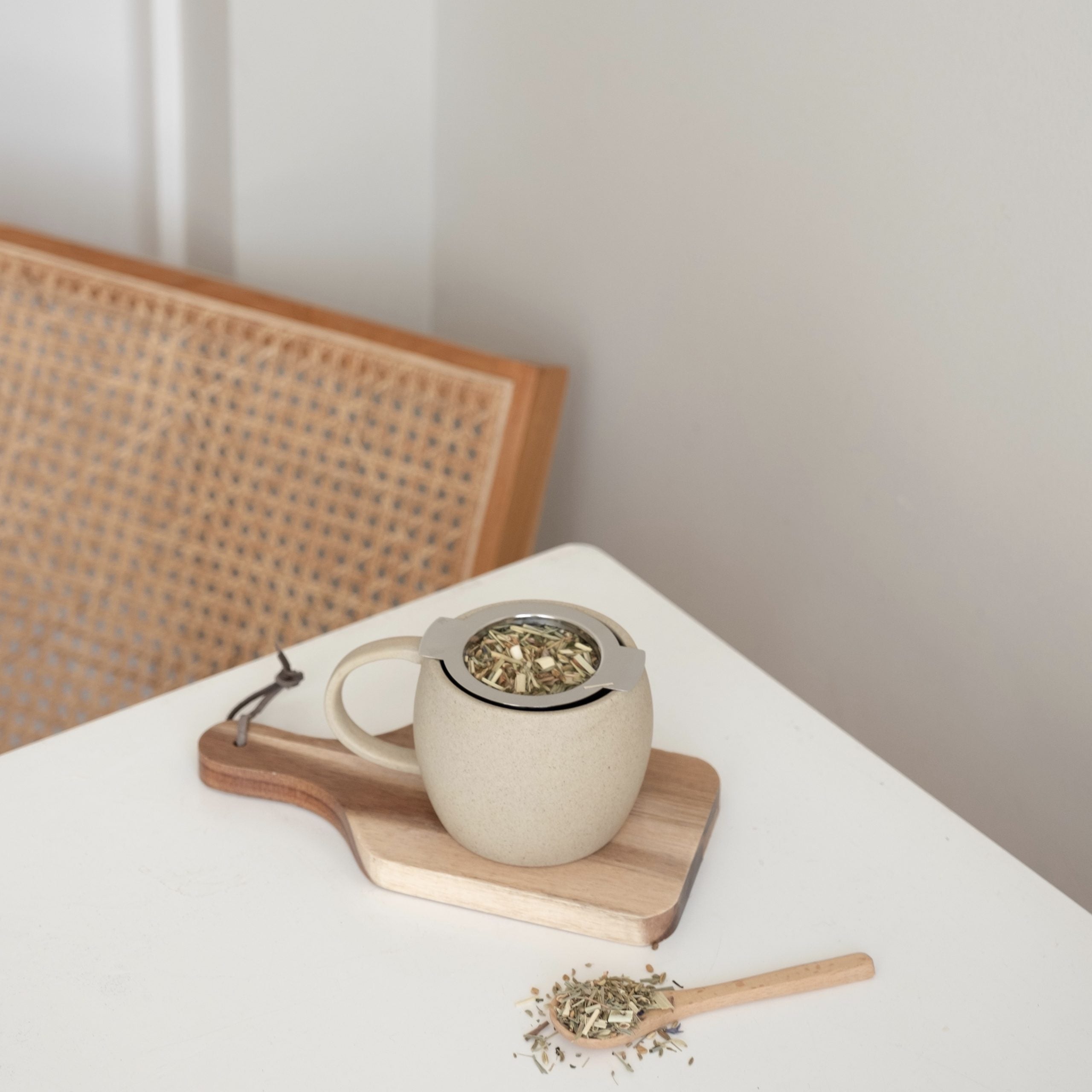 Organic mayde tea energise with single cup tea infuser - Mayde Tea Energise tea - energy tea - energy boosting tea - lemongrass and ginger tea - lemongrass tea - caffeine free tea for energy